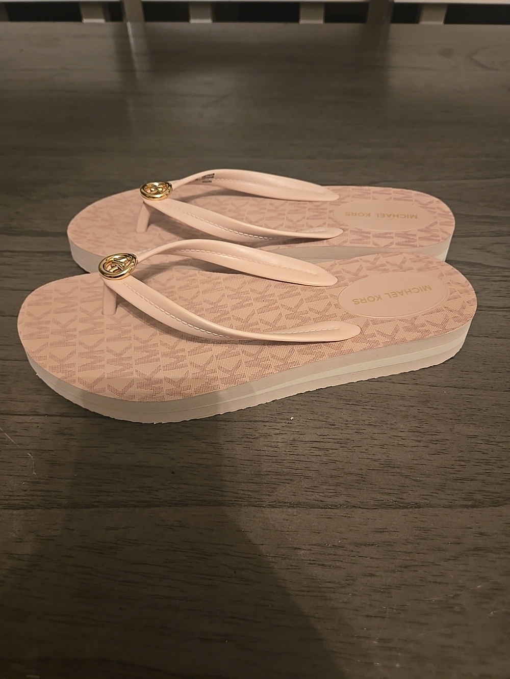 Michael Kors Blush Pink Logo-Print Platform Flip Flop Sandals - Picture 3 of 4